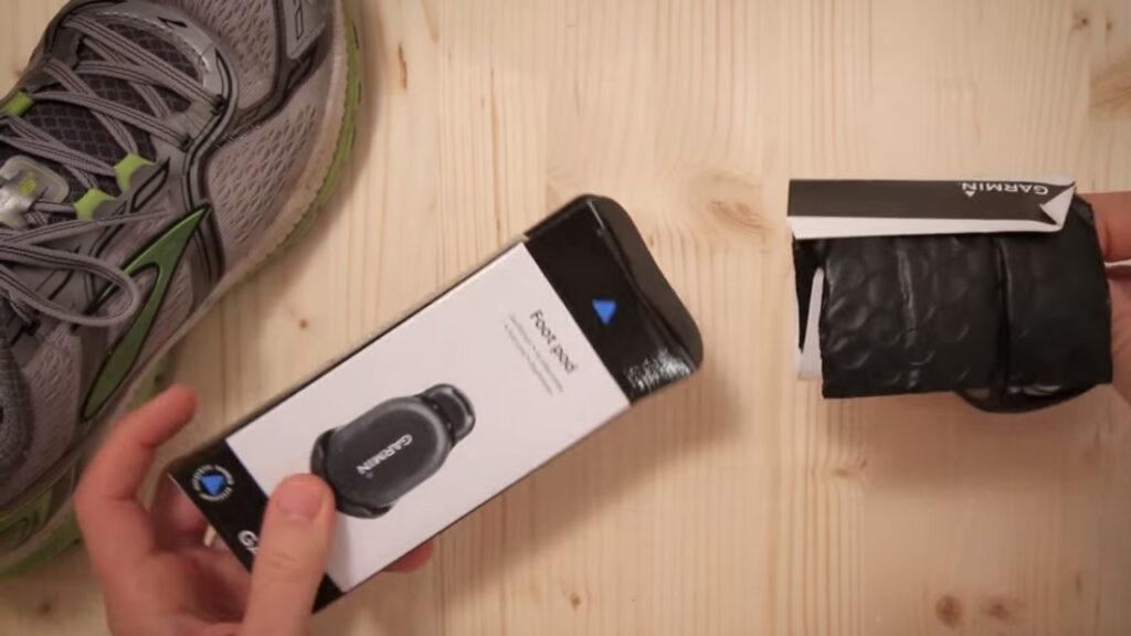 Unboxing of the Garmin foot pod.